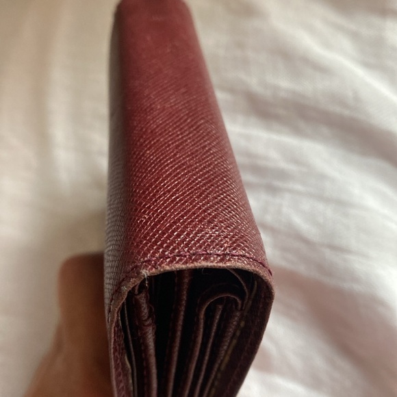 Burberry bifold leather wallet with some fabric plaid inside in GUC - Picture 13 of 14